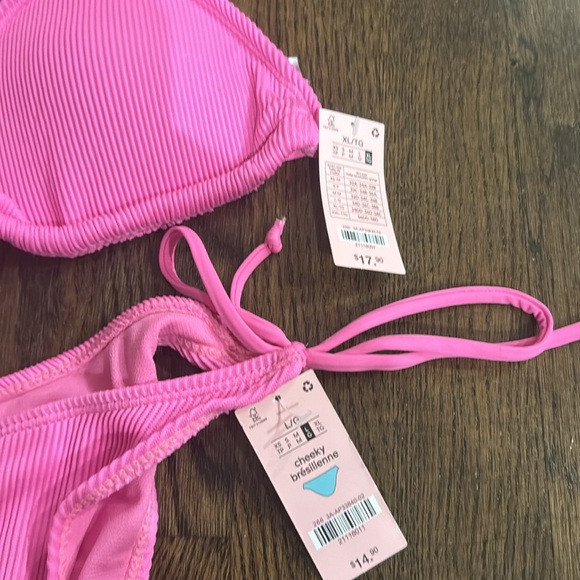 Hot Pink Bikini NWT 🦩 - Picture 2 of 2